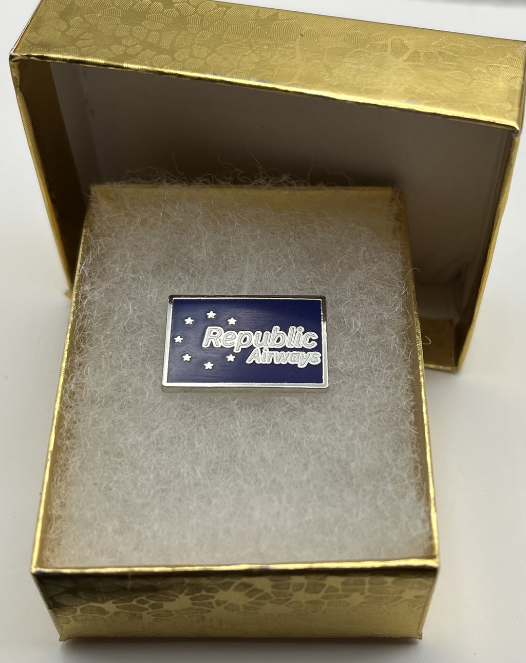 Republic Airways Logo Pin
