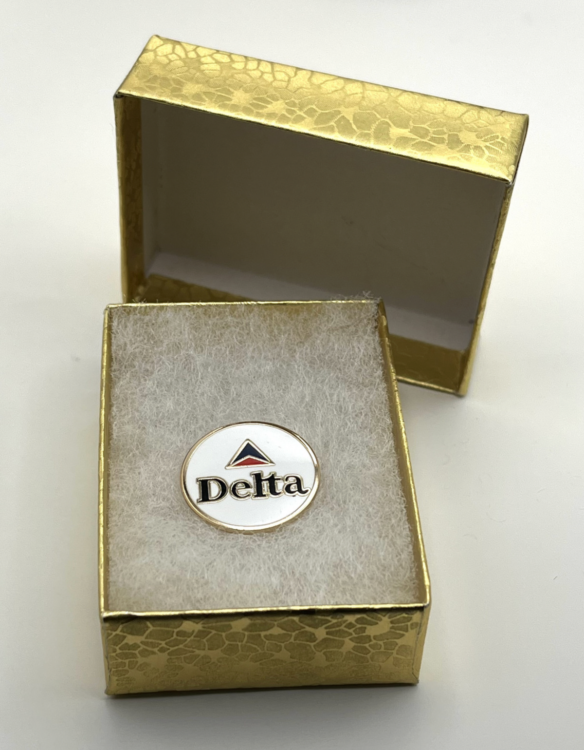Delta Air Lines classic “widget” logo lapel pin — modern cloisonné reproduction