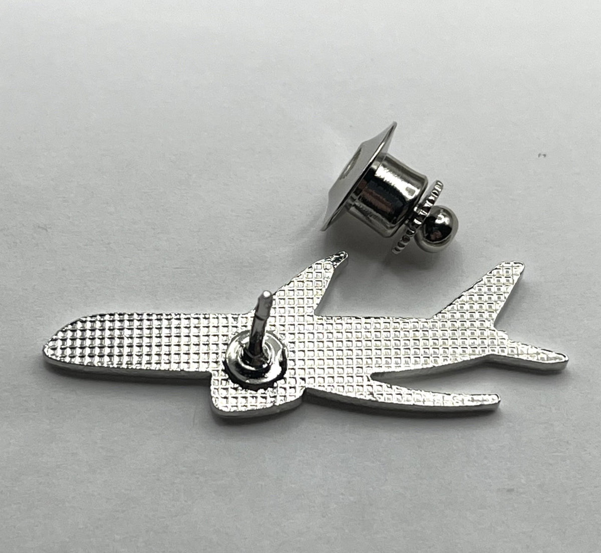 United Airlines Boeing 787 Airplane Lapel Pin – Modern Reproduction Gift