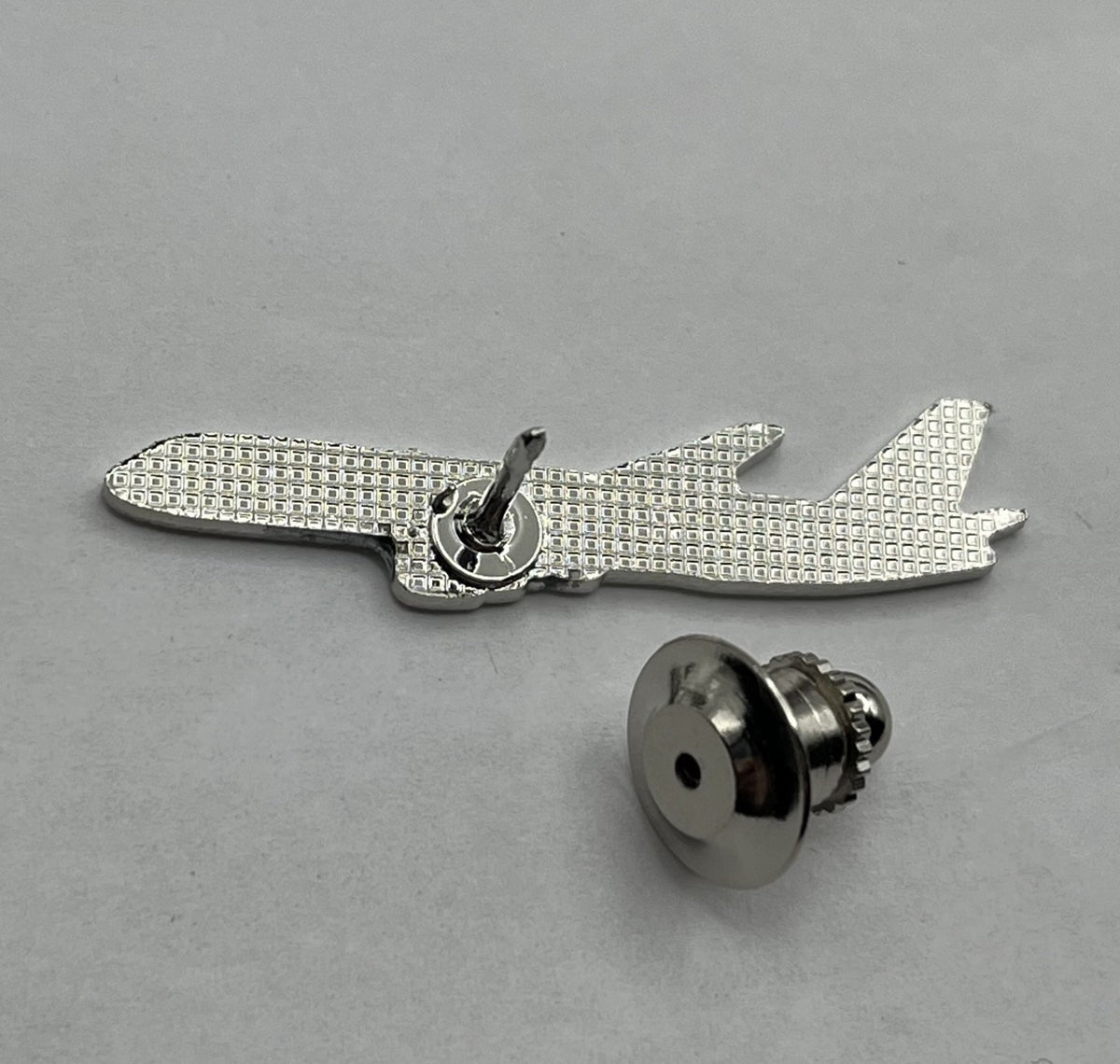 Delta Air Lines Boeing 757 Airplane Lapel Pin – Modern Repro Gift