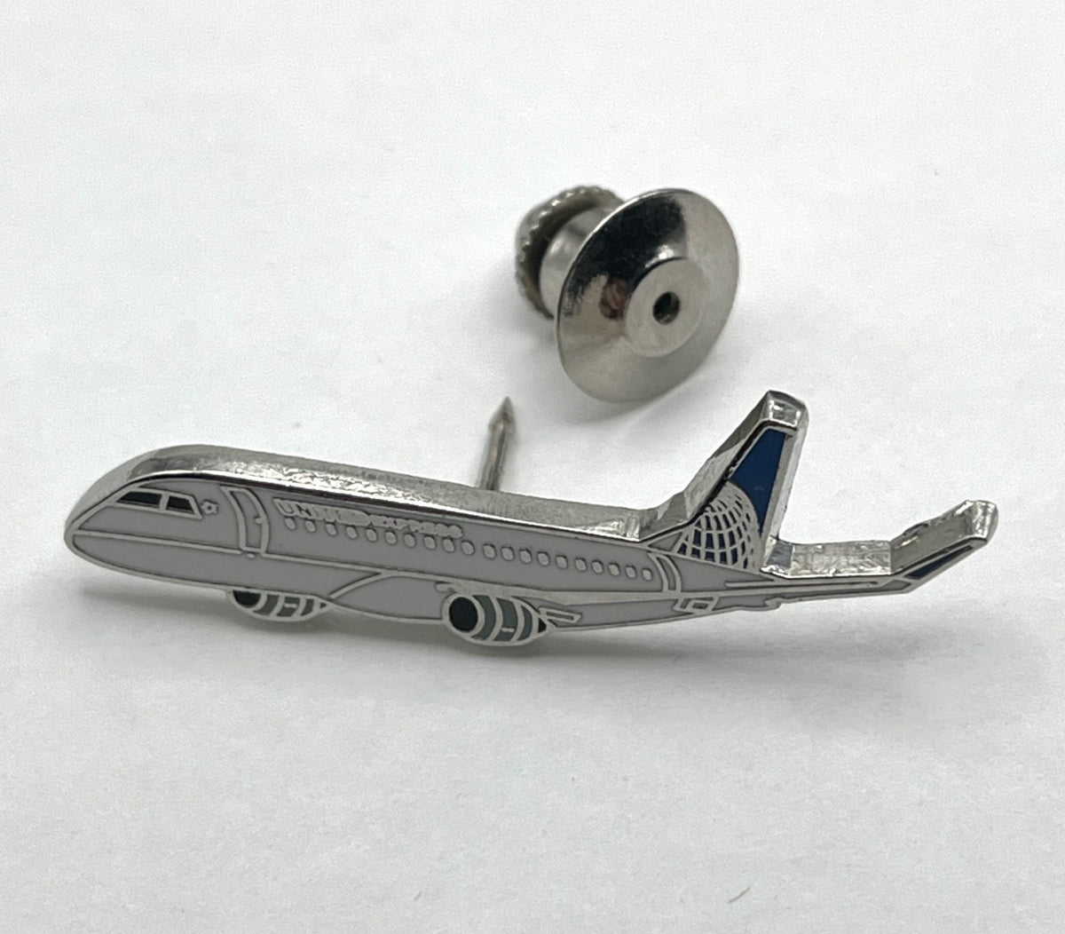 United Express Embraer ERJ-170 / 175 Airplane Lapel Pin Cloisonné - Repro Gift