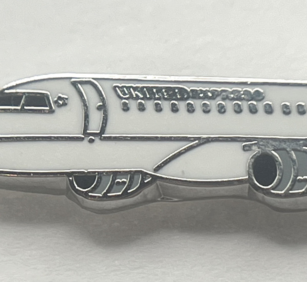 United Express Embraer ERJ-170 / 175 Airplane Lapel Pin Cloisonné - Repro Gift