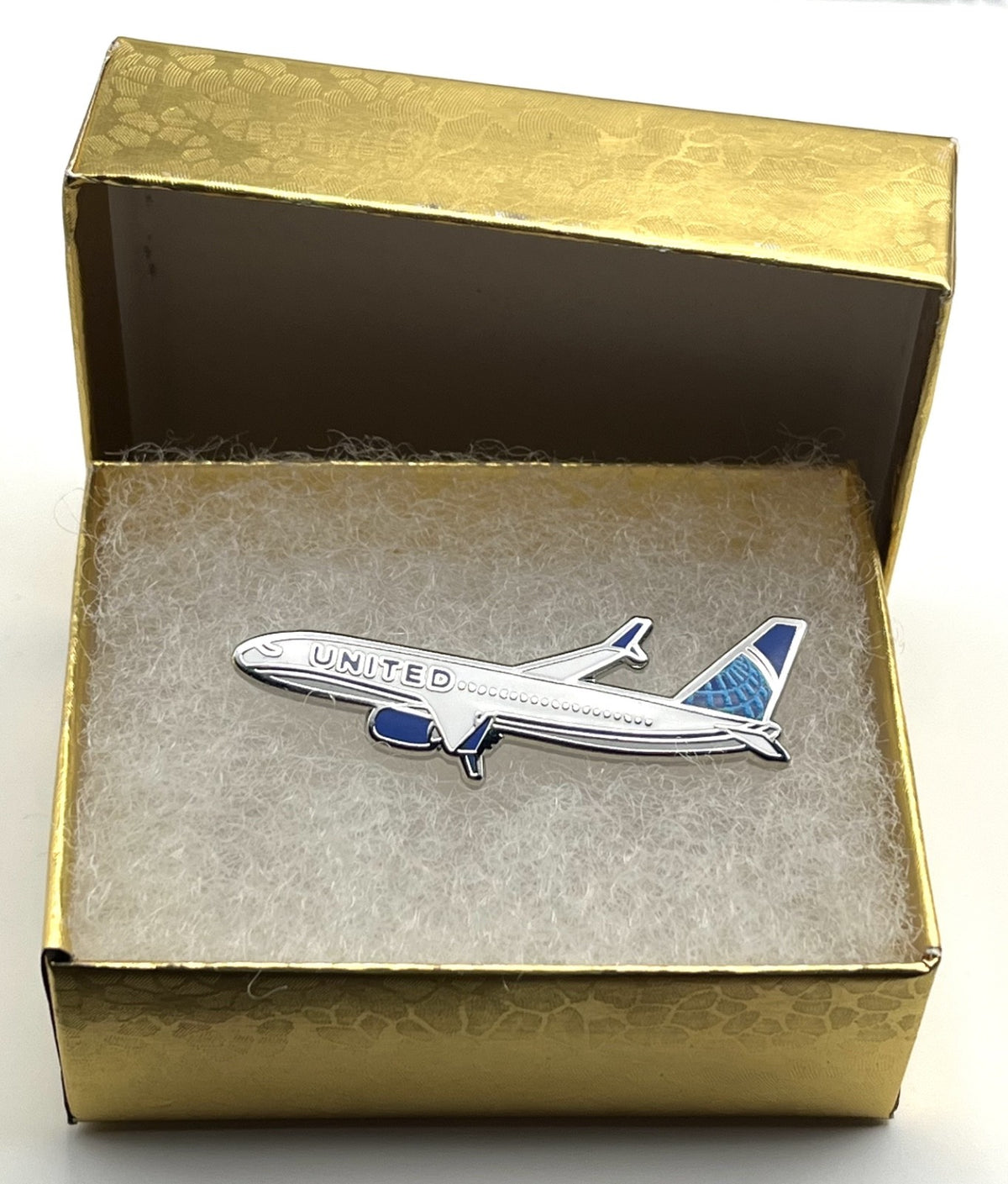 United Airlines Boeing 737 Airplane Lapel Pin Cloisonné Enamel Reproduction Gift