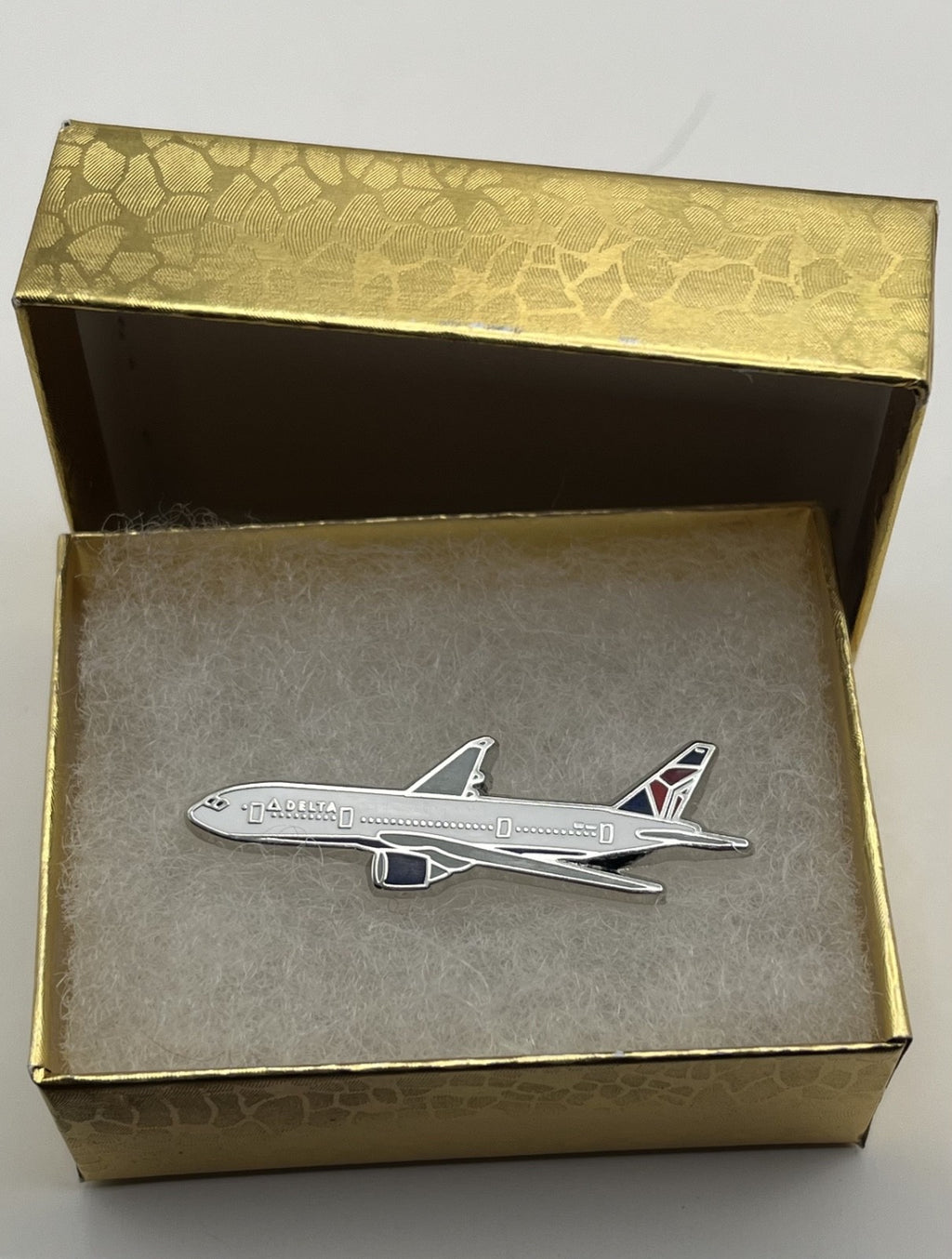 Delta Air Lines Boeing 767 Airplane Lapel Pin – Modern Repro Gift