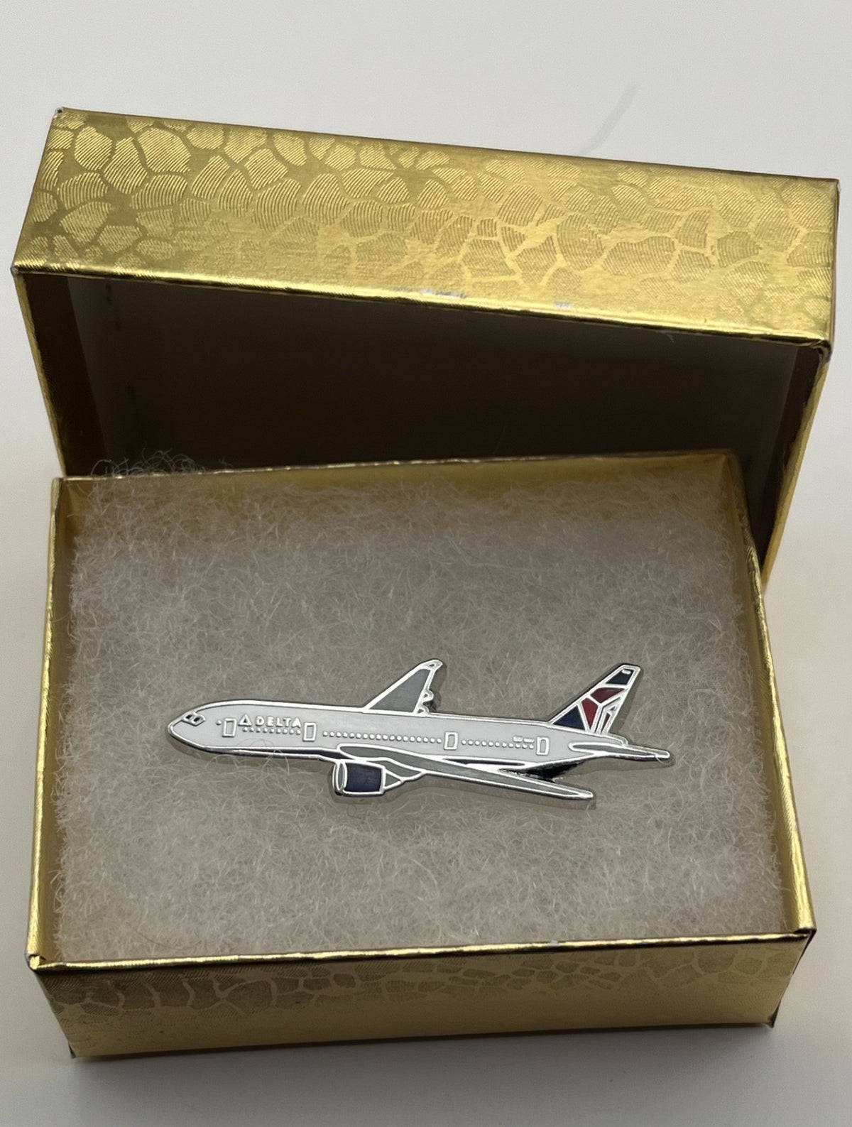 Delta Air Lines Boeing 767 Airplane Lapel Pin – Modern Repro Gift
