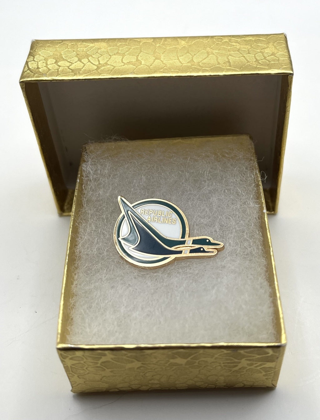 Republic Airlines Stylized Bird Logo Lapel Pin Cloisonné Reproduction Gift