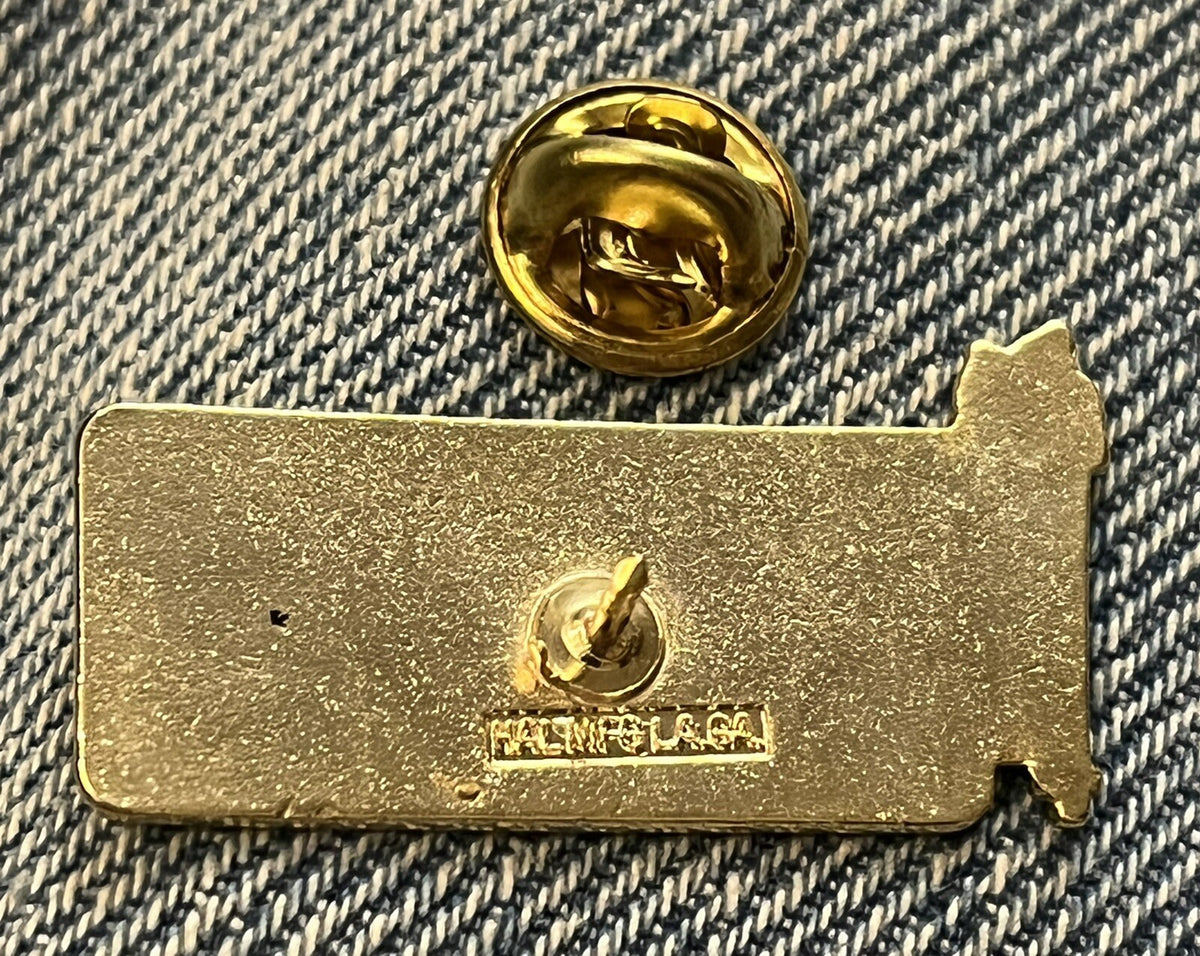 Berlitz 1984 Los Angeles Olympic sponsor pin (photo 2)