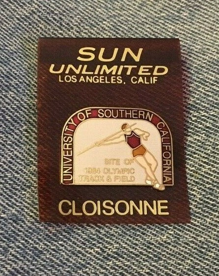 Javelin USC venue pin from the 1984 Los Angeles Olympics on original card (photo 2)