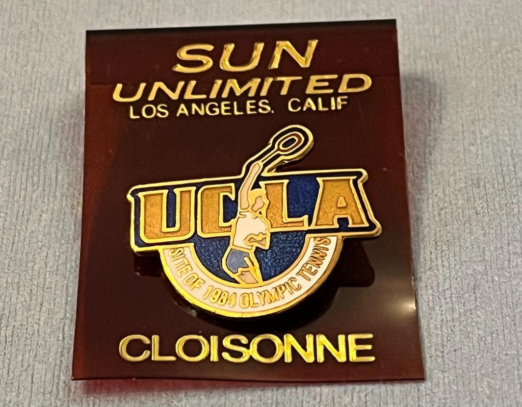 Tennis UCLA venue pin from the 1984 Los Angeles Olympics on original card (photo 2)